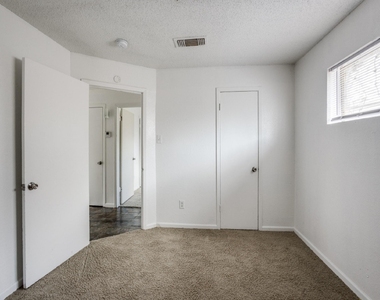 1711 Wichita - Photo Thumbnail 7