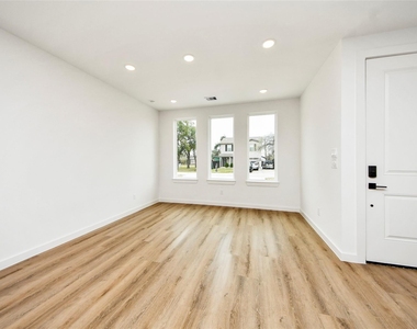 5201 Fairchild Street - Photo Thumbnail 14