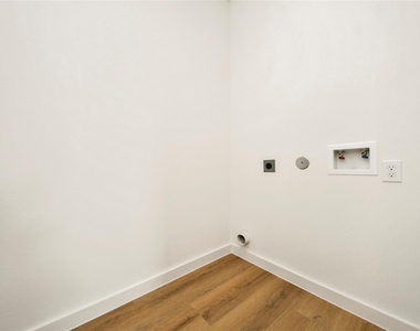 5201 Fairchild Street - Photo Thumbnail 23