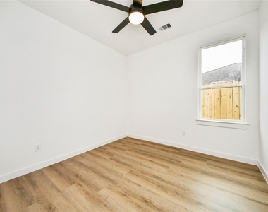 5201 Fairchild Street - Photo Thumbnail 17