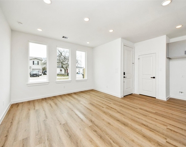 5201 Fairchild Street - Photo Thumbnail 12