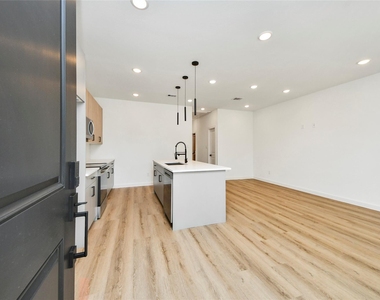 5201 Fairchild Street - Photo Thumbnail 4