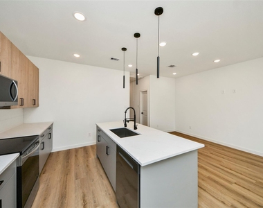 5201 Fairchild Street - Photo Thumbnail 5