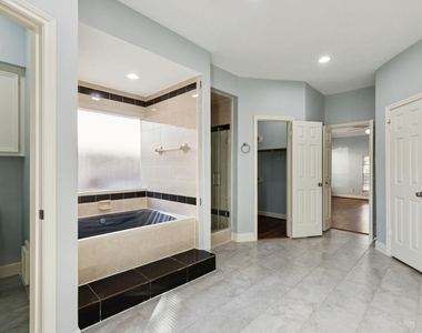 14819 Walbrook Drive - Photo Thumbnail 23
