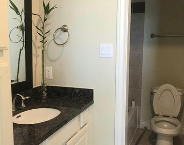 821 W 26th Street - Photo Thumbnail 37