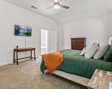 560 Newcomb Hollow Drive - Photo Thumbnail 23
