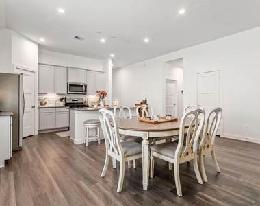 560 Newcomb Hollow Drive - Photo Thumbnail 17