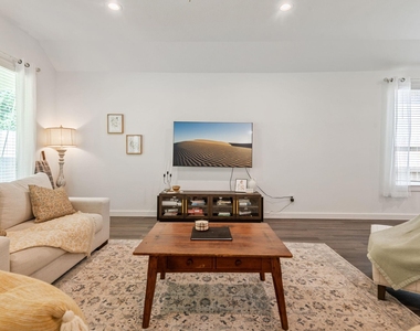 560 Newcomb Hollow Drive - Photo Thumbnail 21