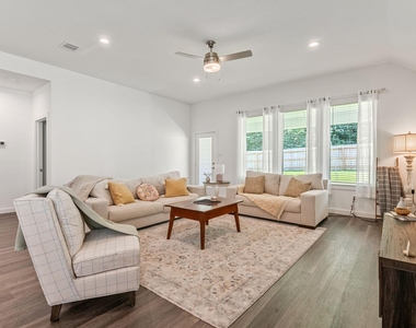 560 Newcomb Hollow Drive - Photo Thumbnail 18