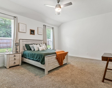 560 Newcomb Hollow Drive - Photo Thumbnail 24
