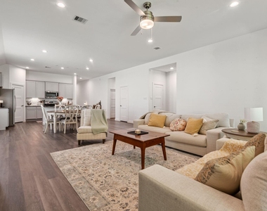 560 Newcomb Hollow Drive - Photo Thumbnail 20