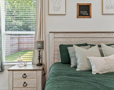 560 Newcomb Hollow Drive - Photo Thumbnail 25
