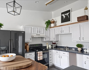 4710 Cairnlomond Street - Photo Thumbnail 3