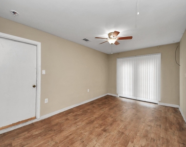 811 Hillcrest Drive - Photo Thumbnail 11
