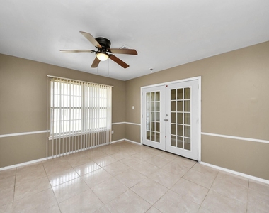 811 Hillcrest Drive - Photo Thumbnail 6