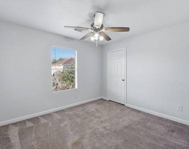 11710 Fossil Rock Lane - Photo Thumbnail 30