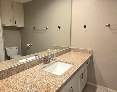 3038 Shawnee Drive - Photo Thumbnail 10