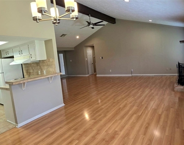 3038 Shawnee Drive - Photo Thumbnail 3