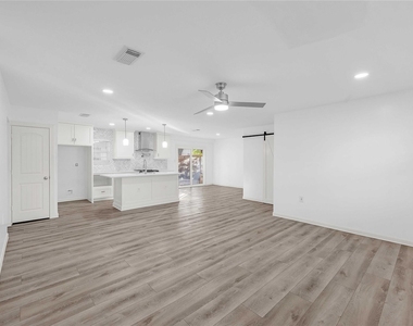 6014 Belarbor Street - Photo Thumbnail 3