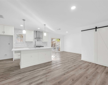 6014 Belarbor Street - Photo Thumbnail 4