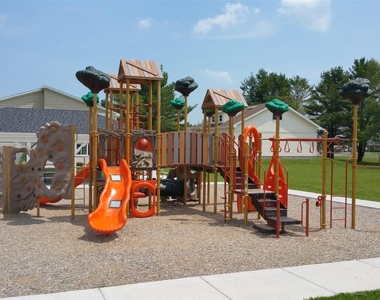 481 Pine Meadow Ln - Photo Thumbnail 13