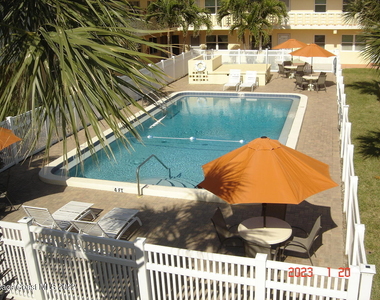 7801 Ridgewood Avenue - Photo Thumbnail 11