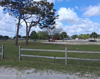 303 Princeton Avenue - Photo Thumbnail 6