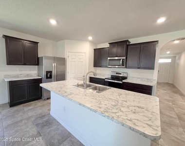 287 Guinevere Drive Sw - Photo Thumbnail 2