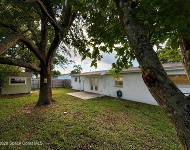 987 Kings Post Road - Photo Thumbnail 11