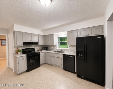 987 Kings Post Road - Photo Thumbnail 28
