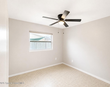 987 Kings Post Road - Photo Thumbnail 17