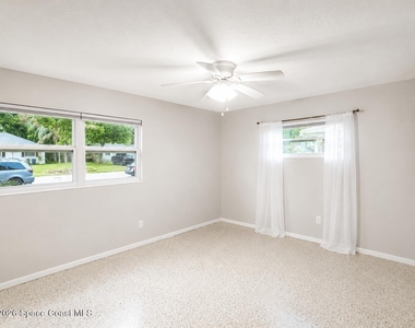 987 Kings Post Road - Photo Thumbnail 14