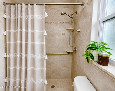 987 Kings Post Road - Photo Thumbnail 12