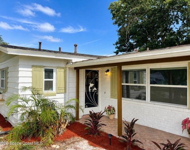 987 Kings Post Road - Photo Thumbnail 3