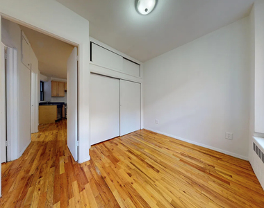 East 78th Street - Photo Thumbnail 10