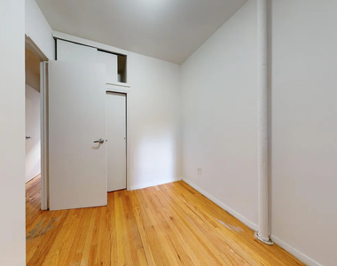 East 78th Street - Photo Thumbnail 6