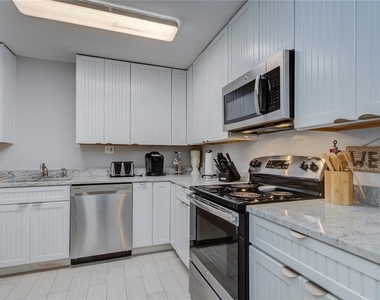 3200 W De Bazan Avenue - Photo Thumbnail 18