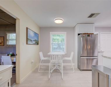 3200 W De Bazan Avenue - Photo Thumbnail 14