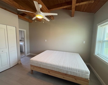 3200 W De Bazan Avenue - Photo Thumbnail 53