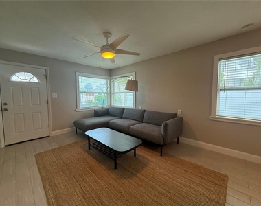 3200 W De Bazan Avenue - Photo Thumbnail 45