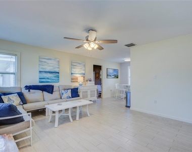 3200 W De Bazan Avenue - Photo Thumbnail 7