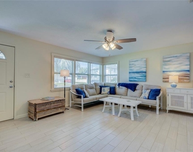 3200 W De Bazan Avenue - Photo Thumbnail 8