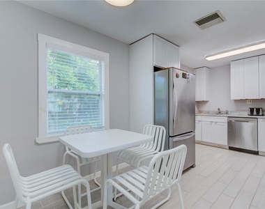 3200 W De Bazan Avenue - Photo Thumbnail 15