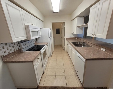 5914 Willow Ridge Drive - Photo Thumbnail 6