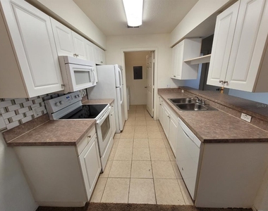 5914 Willow Ridge Drive - Photo Thumbnail 7