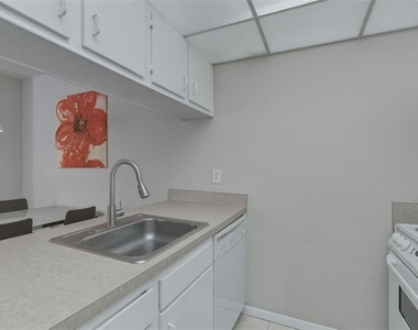 1799 N Highland Avenue - Photo Thumbnail 6