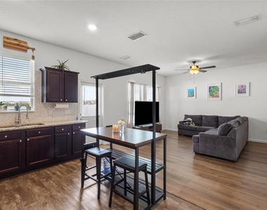 831 Sunlit Coral Street - Photo Thumbnail 7