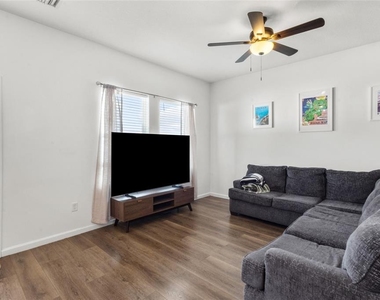 831 Sunlit Coral Street - Photo Thumbnail 10