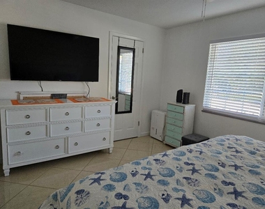 650 Pinellas Point Drive S - Photo Thumbnail 12