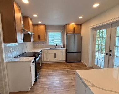 4227 Helena Street Ne - Photo Thumbnail 1